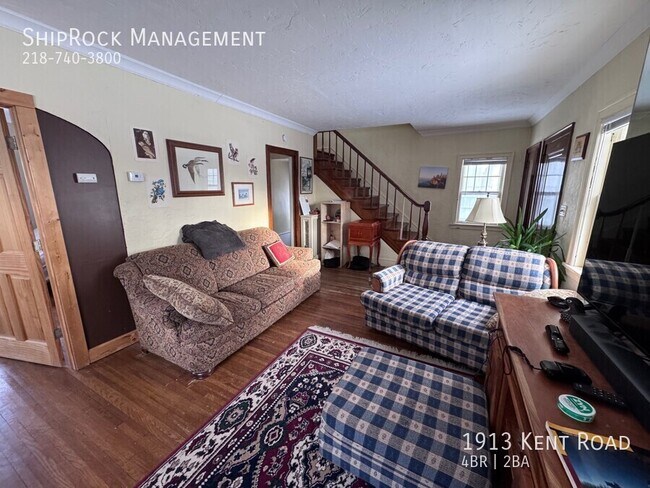 Building Photo - 1913 W Kent Rd