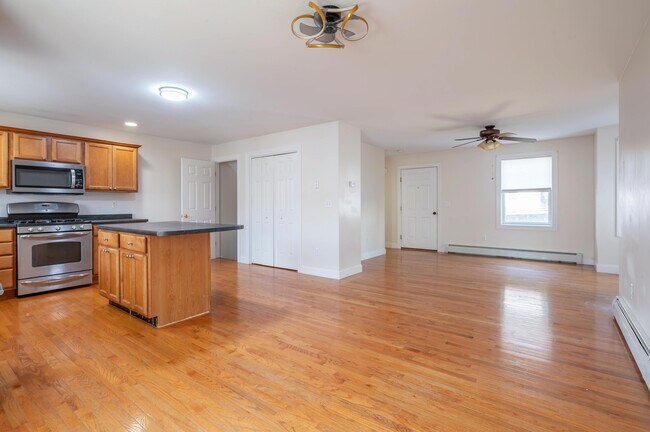 Building Photo - 12 Gagne St