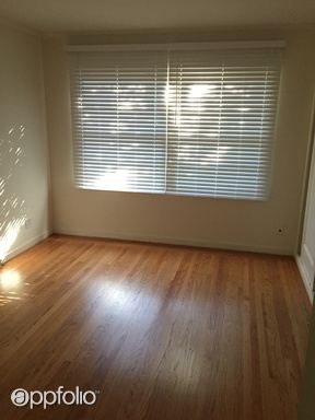 Building Photo - 123 Hawthorne Dr