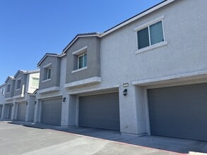 Building Photo - 4566 Mansart Ct