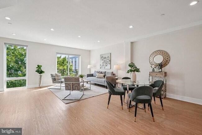 Foto del edificio - 2134 Wisconsin Ave NW