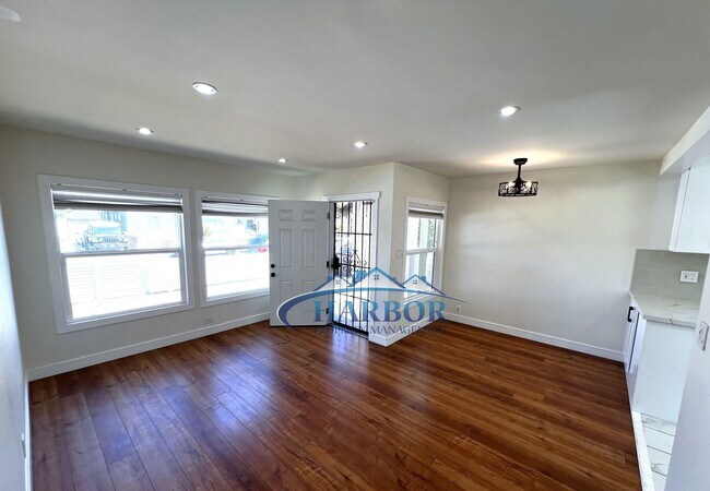 Foto del edificio - Spacious 3-Bedroom 1.5 Bath with a Large B...