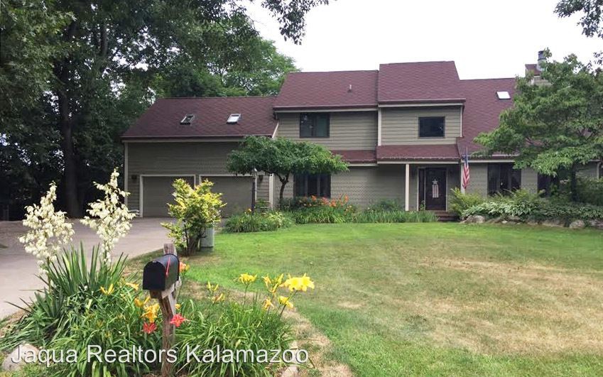 Primary Photo - 4 br, 2.5 bath House - 370 Sunnywood Drive