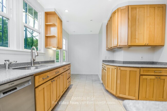Foto del edificio - 799 29th Ave