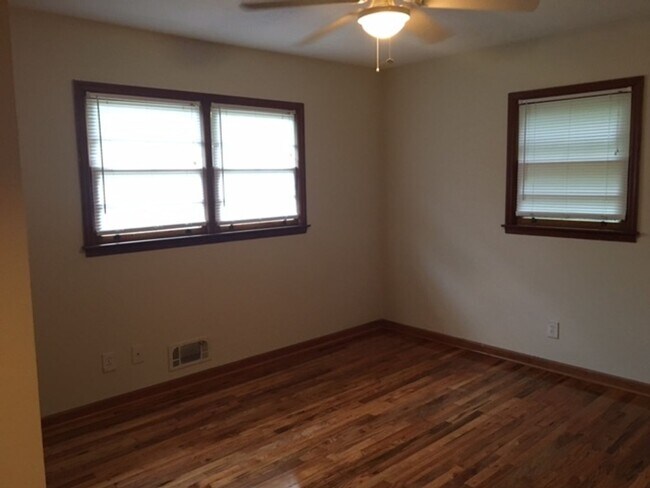 Foto del edificio - Cozy 4- bedroom house!