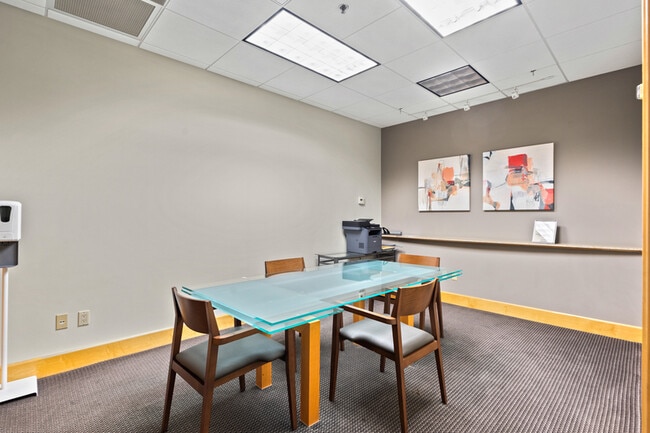 Foto del edificio - 1100 106th Ave NE