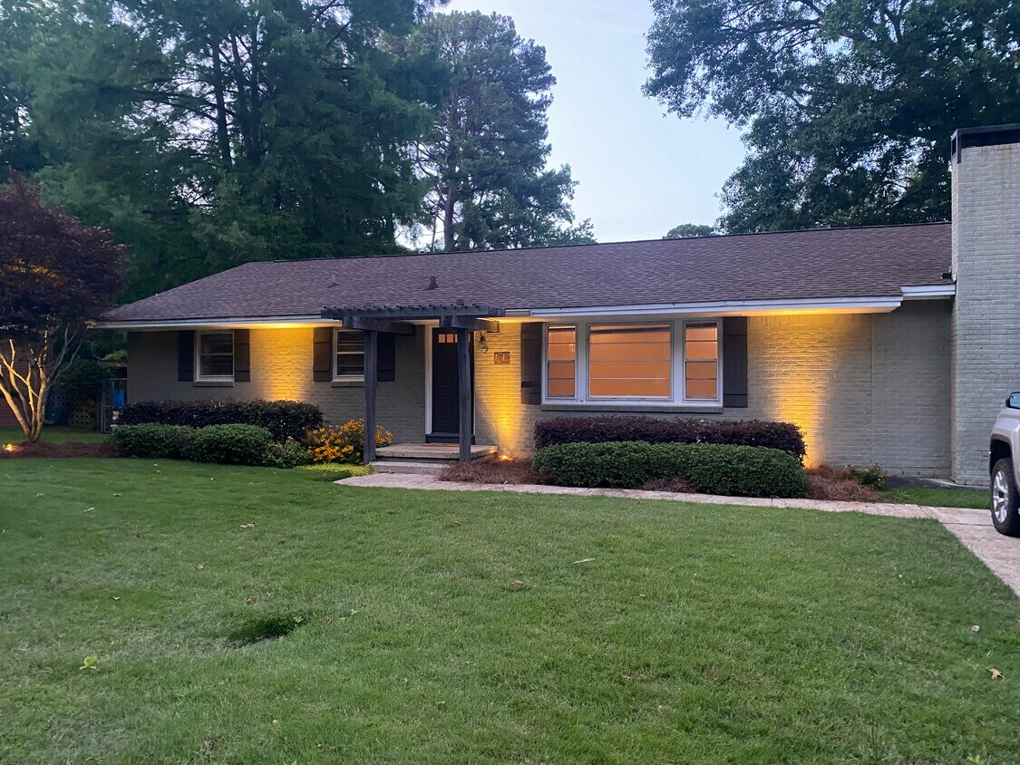 1712 Rogers Dr, Tupelo, MS 38804 House for Rent in Tupelo, MS