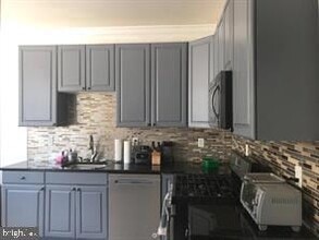 Building Photo - 7 Shelley Cir