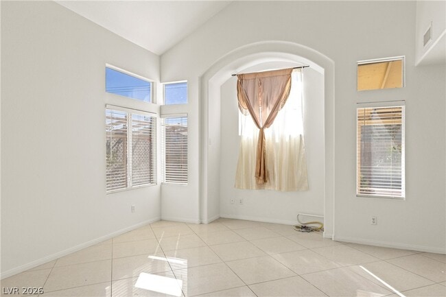 Building Photo - 7873 Laurelton Pl