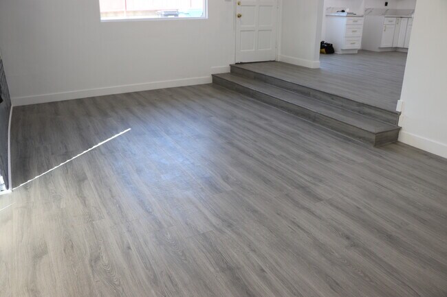 Foto del edificio - 6104 Costello Ave