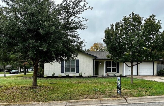 Building Photo - 3407 Norwood Hill Rd