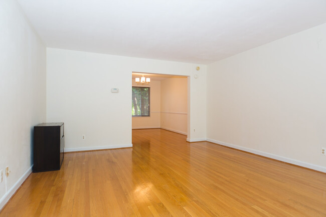 Building Photo - 3628 Jenifer St NW
