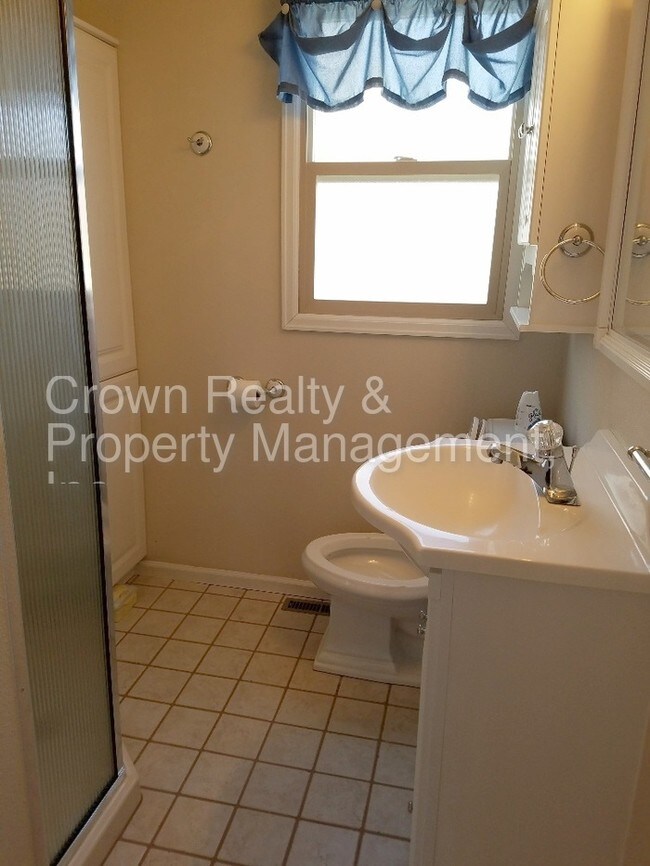 Building Photo - 2514 Deming Blvd