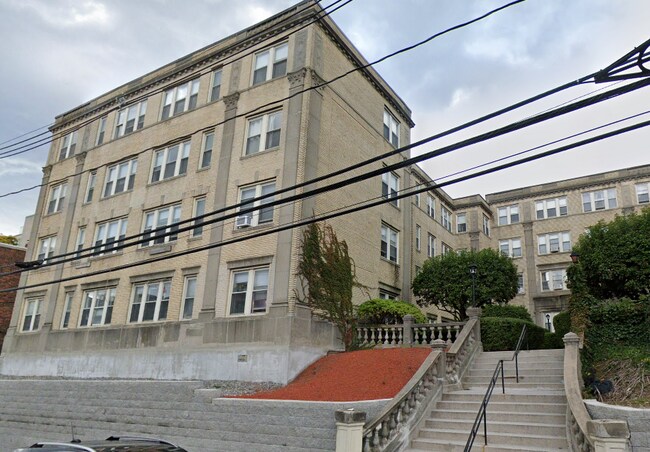 Building Photo - 20 Colborne Rd