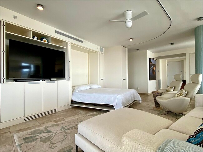 Building Photo - 3400 S Ocean Blvd