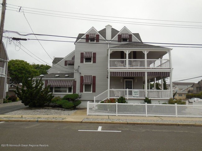 Foto del edificio - 100 New Jersey Ave