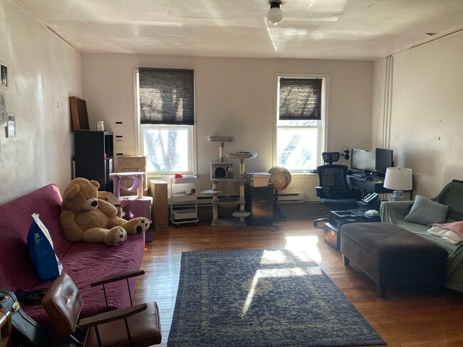 Huge 2nd br or office - 407 E Girard Ave