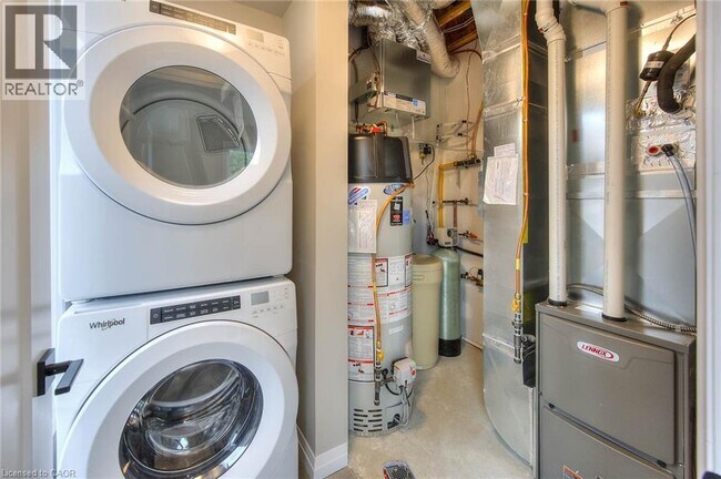 Building Photo - 689 Myers Rd