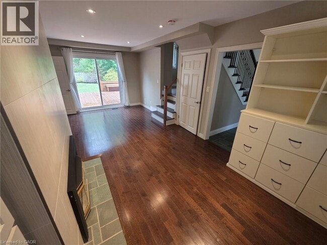 Photo du bâtiment - 4 Mississauga Rd