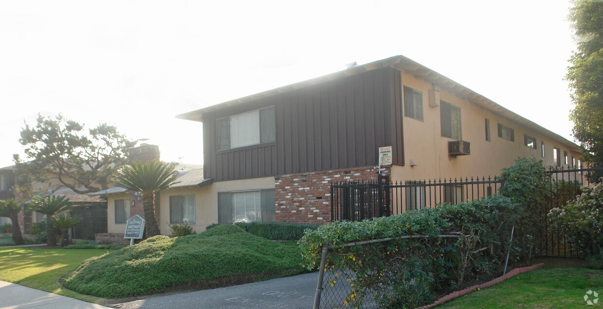 Building Photo - Casa Barranca