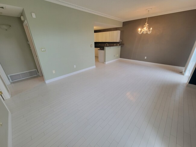 Building Photo - 1179 Summerside Dr SW
