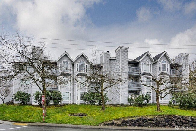 Building Photo - 12027 SE 60th St