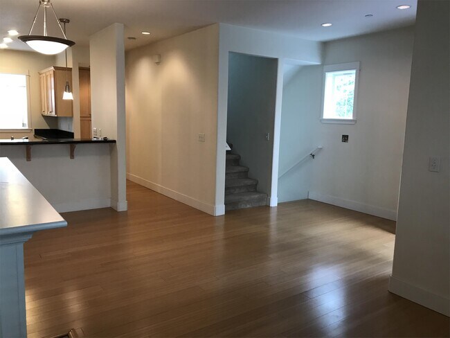 Foto del edificio - 740 SE 33rd Ave