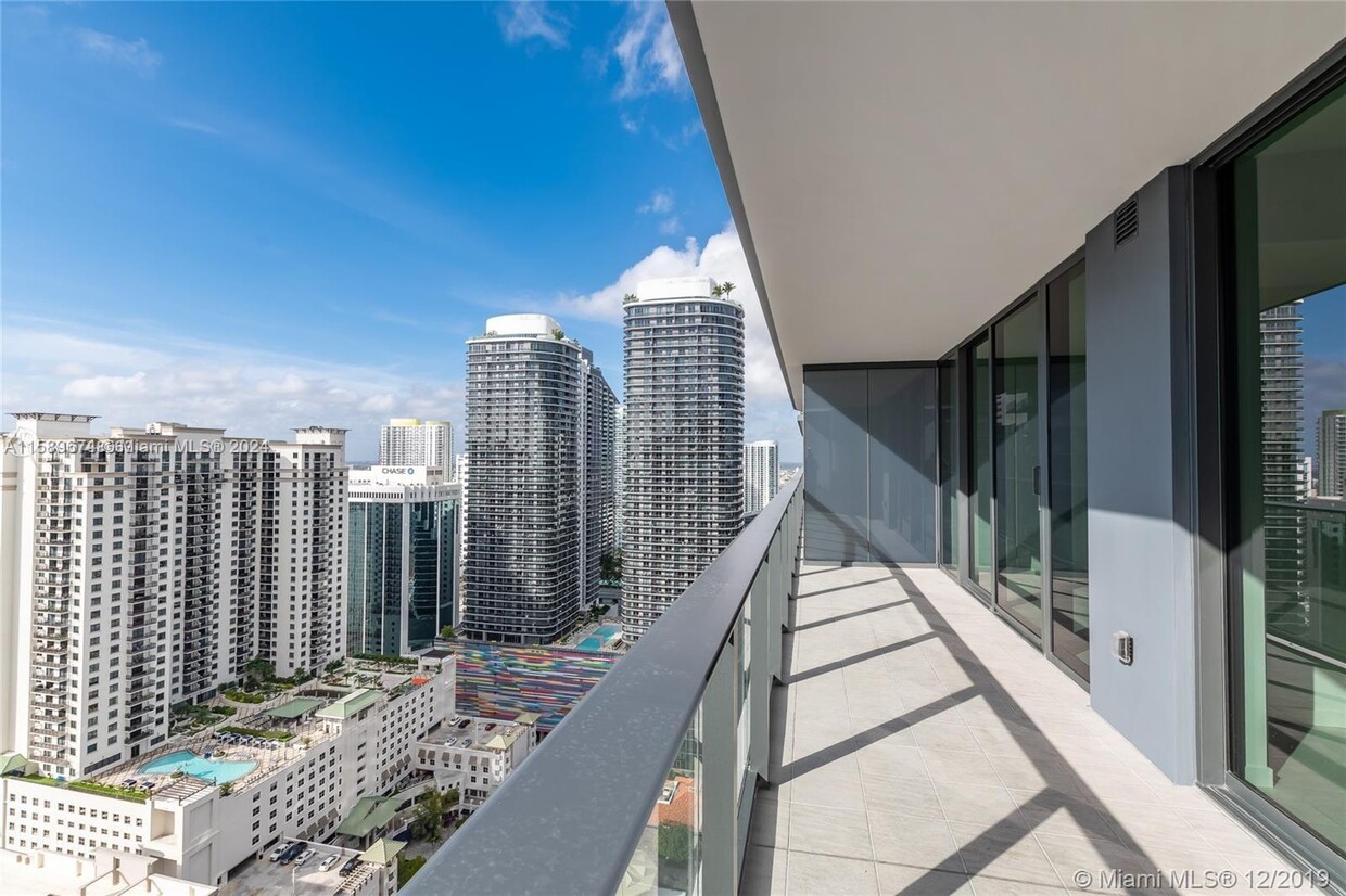 Foto principal - 1000 Brickell Plz