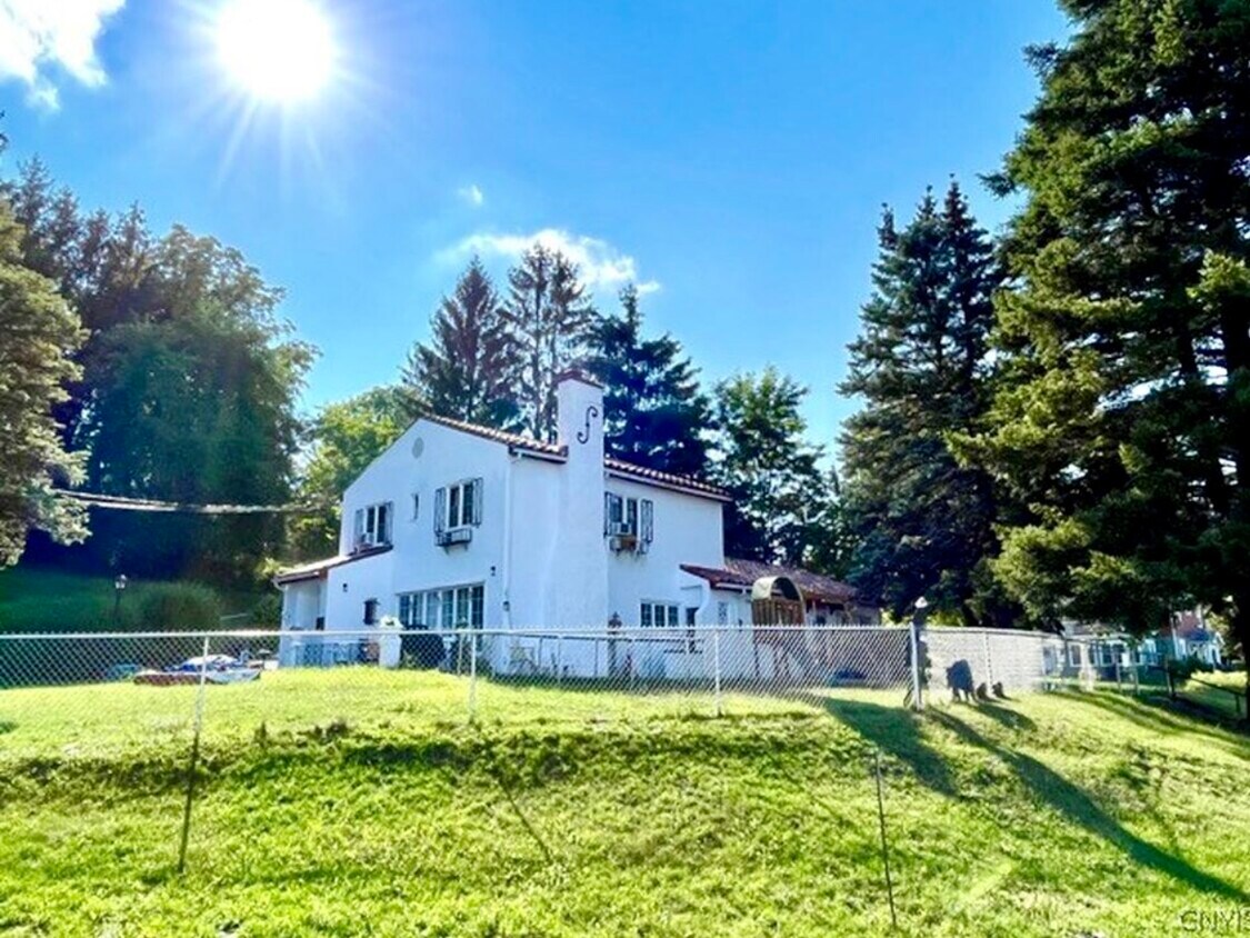 Primary Photo - 799 Woods Rd
