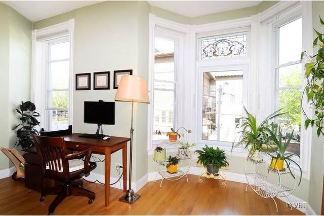 Foto del edificio - 2160 N Oakley Ave