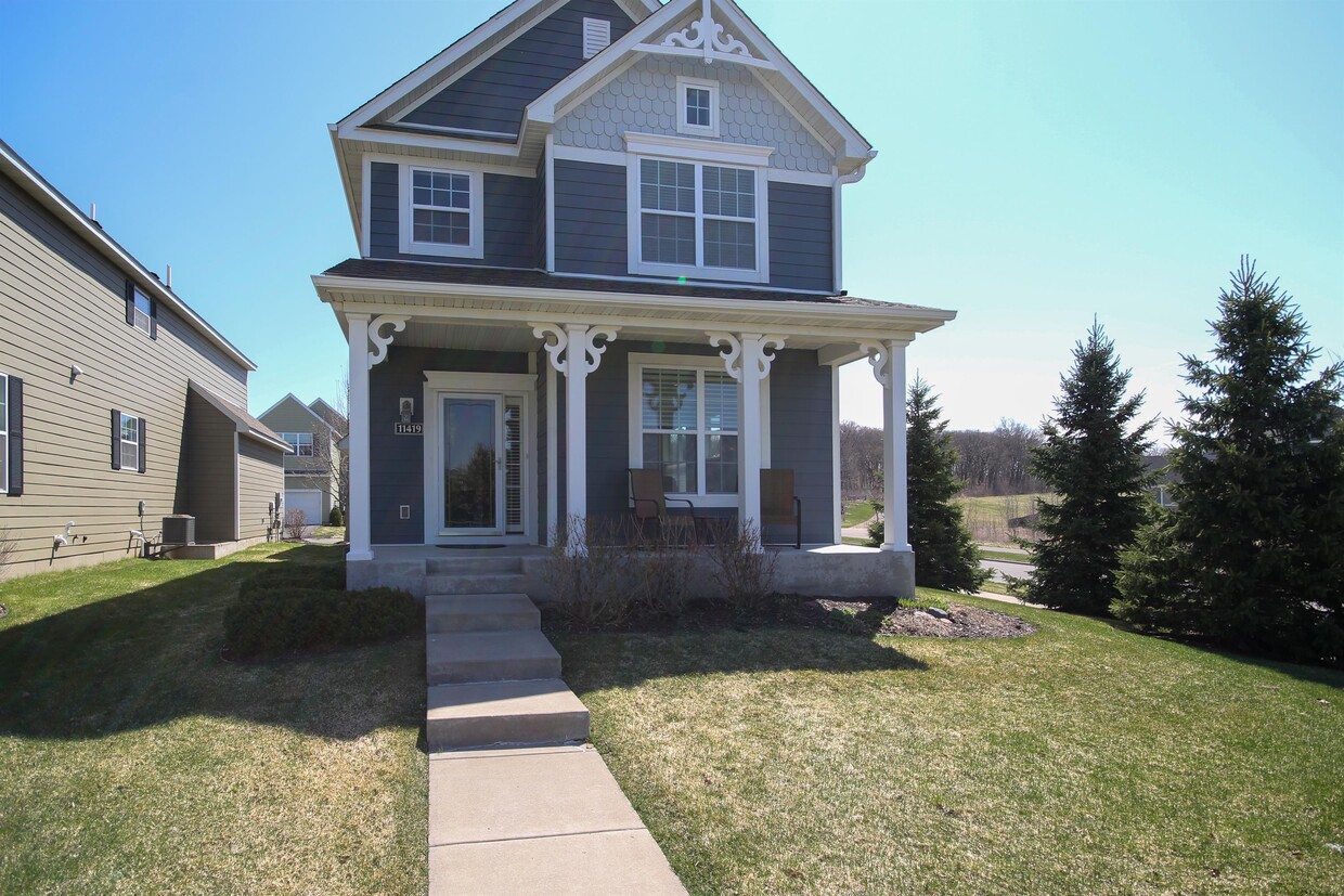 Primary Photo - 11419 Beechwood Ln