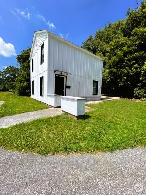 Building Photo - 605 N Adair Street Apt #5