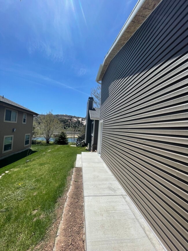 Building Photo - 3529 Saddleback Rd