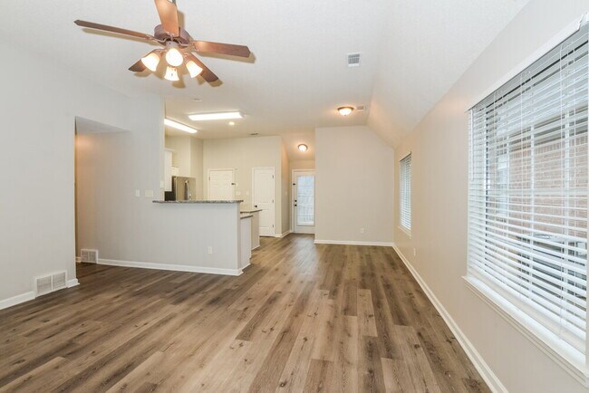 Foto del edificio - 10253 Evening Hill Dr