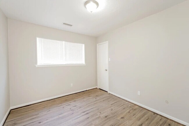 Foto del edificio - 3244 Cherry Springs Dr