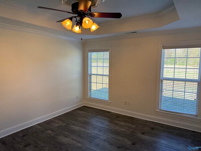 Foto del edificio - 28225 Cedar Hill Rd