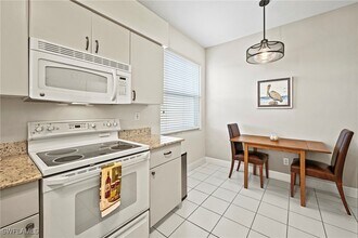 Building Photo - 9200 Highland Woods Blvd