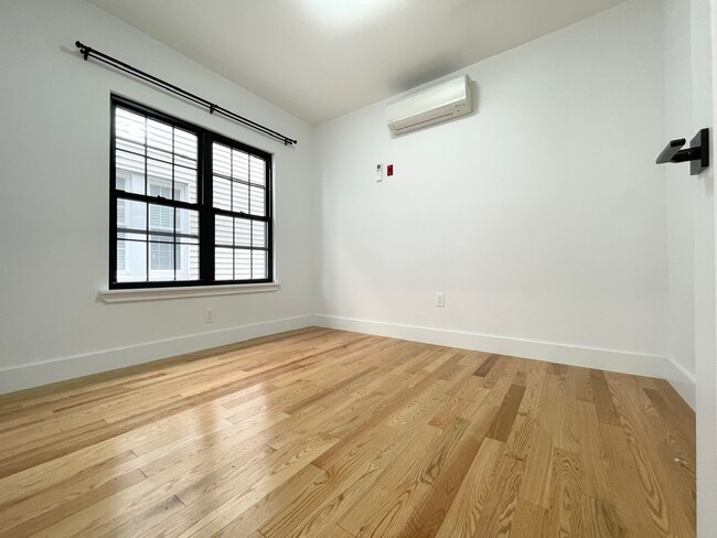 Foto del edificio - 563 E 28th St