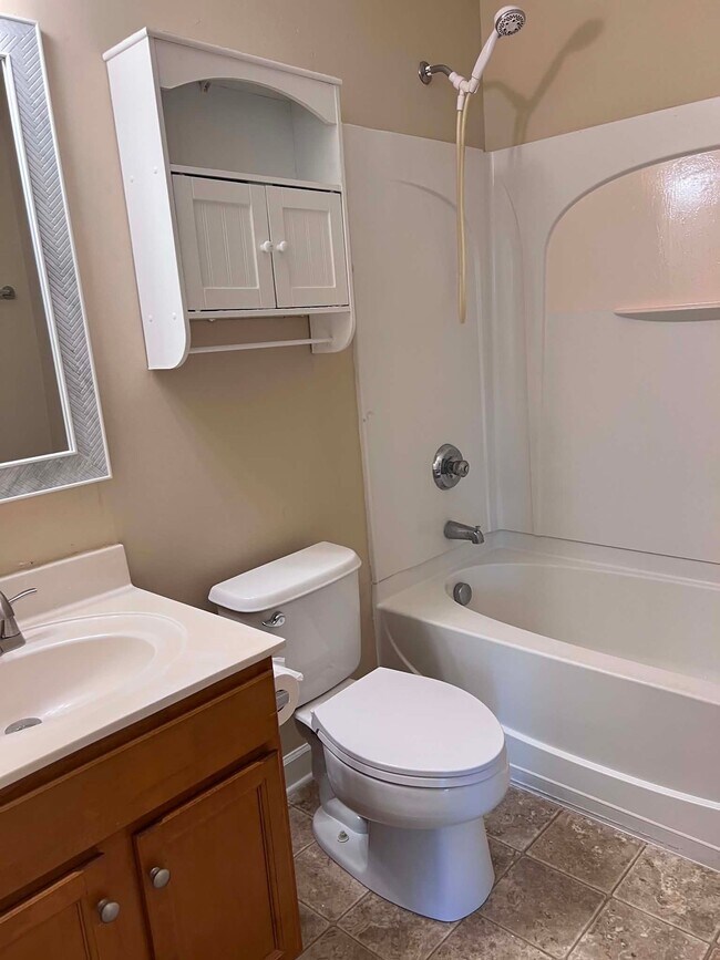 Foto del edificio - 1156 Fowler Brook Ct