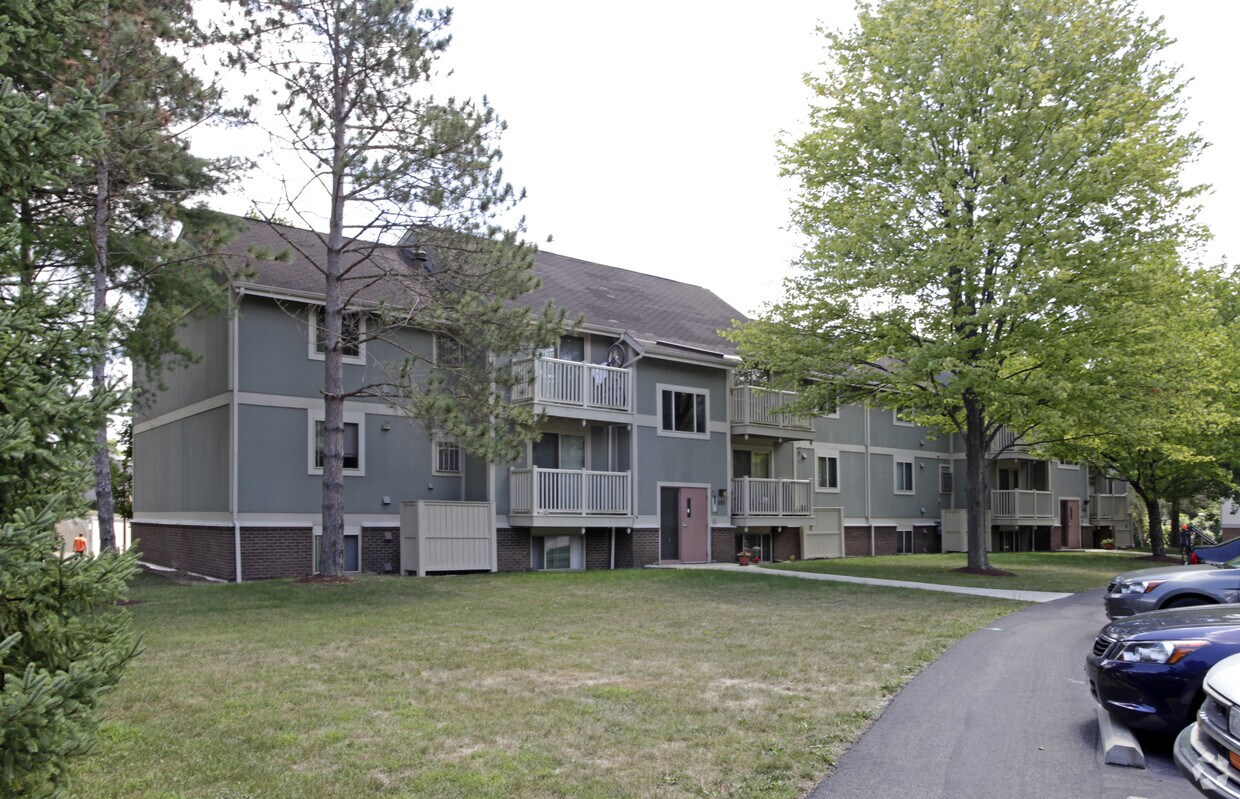 Primary Photo - Hunter's Path Apartments