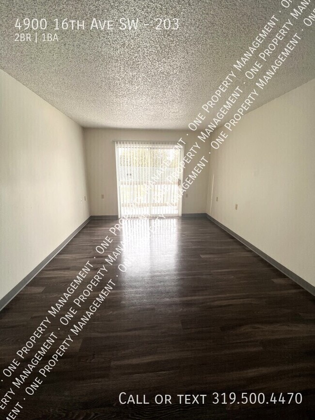 Foto del edificio - 4900 16th Ave SW