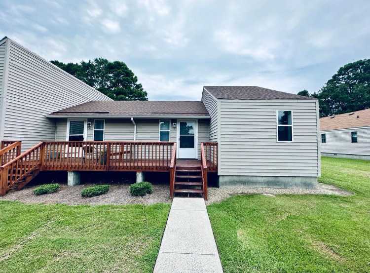 Primary Photo - 103 Juniper Ln
