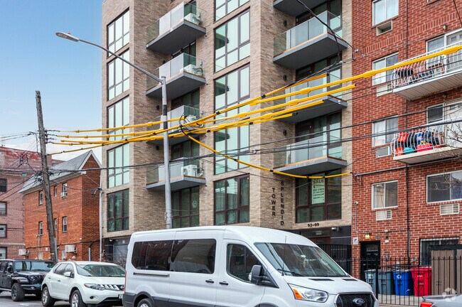 Fotografía del edificio - 93-09 Lamont Ave