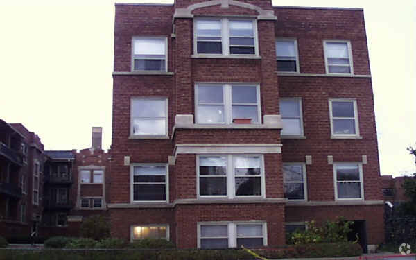 Building Photo - 5631-5639 S Kenwood Ave