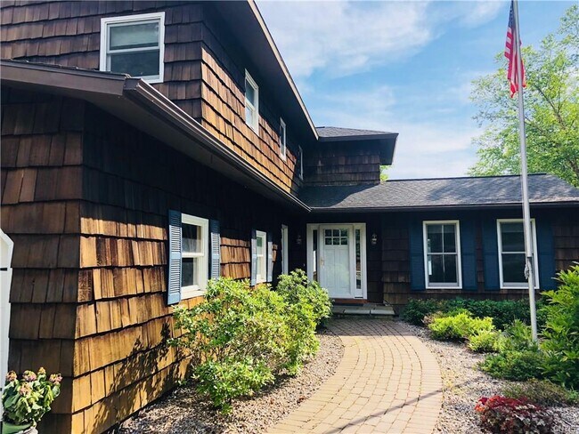 Building Photo - 4761 Ormonde Dr