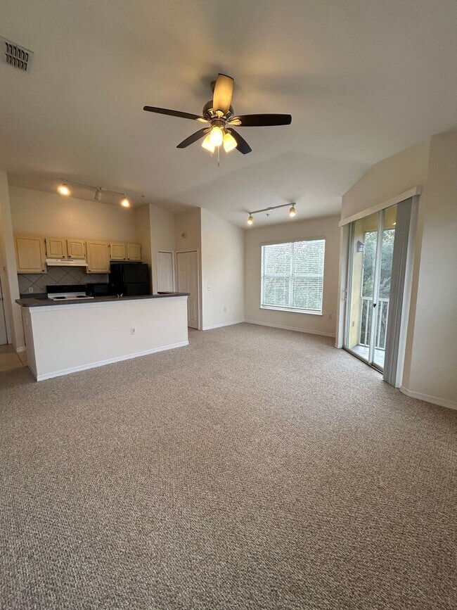 Foto del edificio - Beautfiul 1BR/1BA Condo in Visconti in Mai...