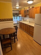 Building Photo - 401 Onyx St