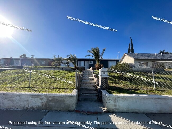 Building Photo - 1221 N Rancho Ave