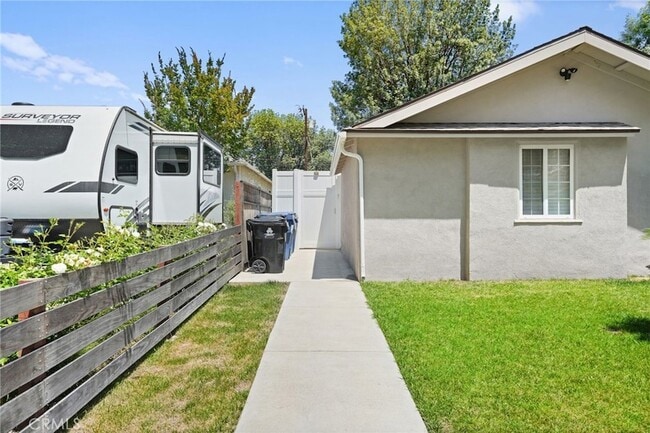 Building Photo - 6930 Enfield Ave