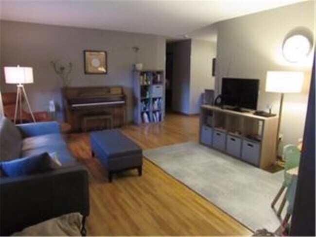 Foto del edificio - 7501 Knoll St
